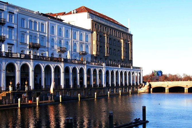 10 secrets of Hamburg's old town - exciting scavenger hunt tour - Crossing the Zollkanal at Kornhausbrücke