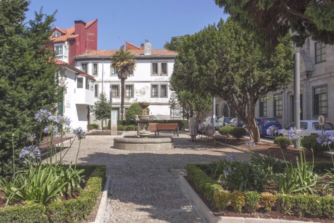 A Coruña Scavenger Hunt and Sights Self-Guided Tour - Time, pace, and the private format