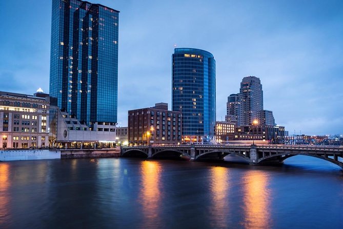 A Spectacular Scavenger Hunt: Round River City - Key points at a glance