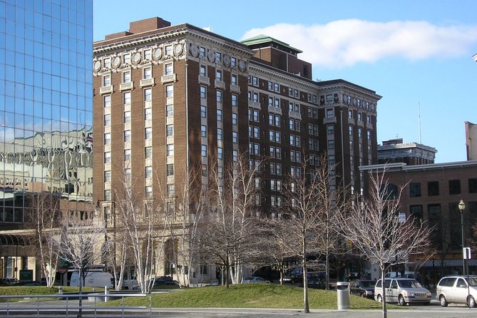 A Spectacular Scavenger Hunt: Round River City - Grand Rapids as a game board