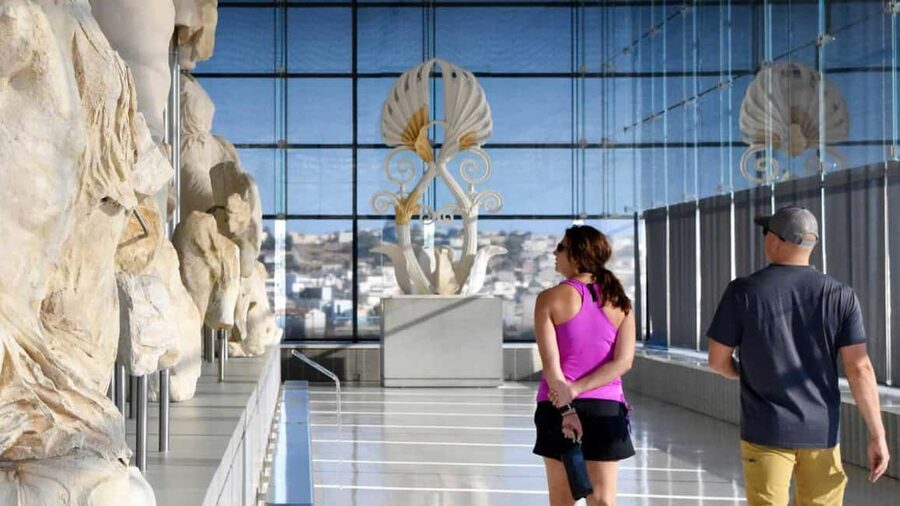 Acropolis Museum: Family Tour &Treasure Hunt w/Ticket Option - Why the Caryatid story works so well