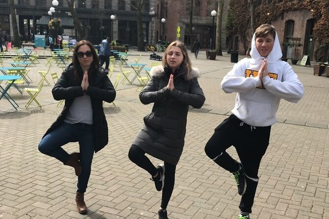 Adventurous Scavenger Hunt in Chicago by Zombie Scavengers - The private group format and who gets the best value