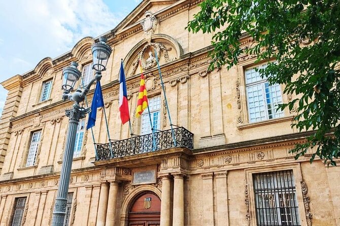Aix-en-Provence Exploration Game and City Tour on your Phone - Chapel stops and a classical church façade