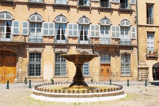 Aix-en-Provence Exploration Game and City Tour on your Phone - Albertas Square, one of the prettiest pauses