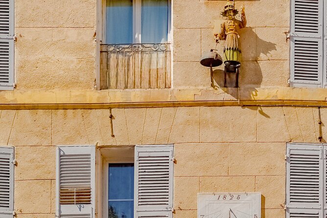 Aix-en-Provence Scavenger Hunt and Sights Self-Guided Tour - How much history do you really get?