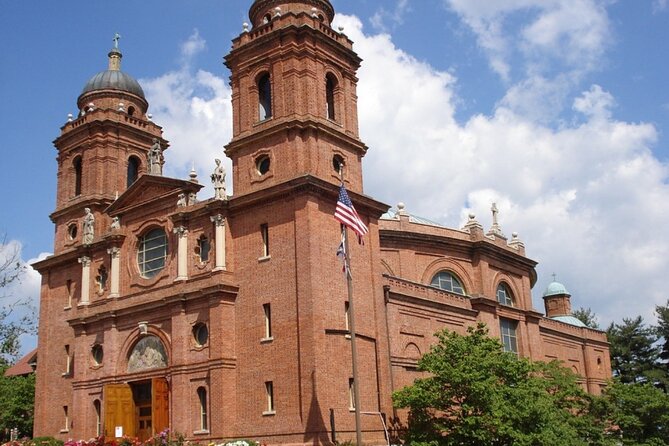 Amazing Scavenger Hunt: Downtown Asheville - Grove Arcade and the Thomas Wolfe Memorial