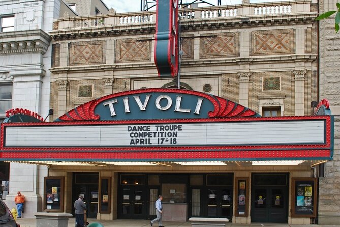 Amazing Scavenger Hunt: Exciting Scenic City - Chattanooga Theatre Centre and the first questions