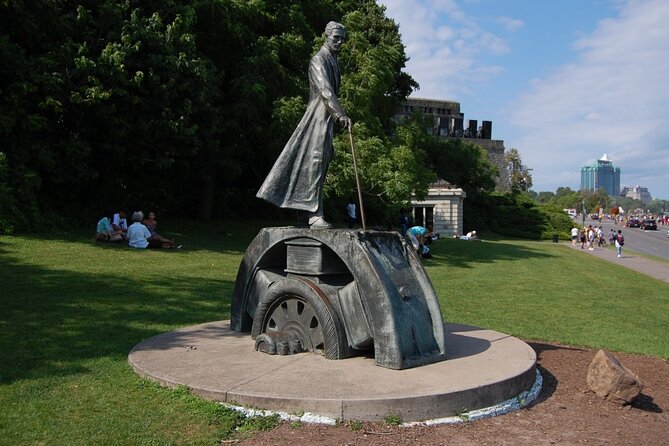 Amazing Scavenger Hunt: Hunt Along Niagara Falls - The price and what you actually receive