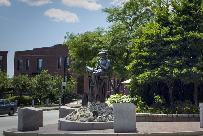 Amazing Scavenger Hunt: The Maine Event - The John Ford Statue adds a personal story