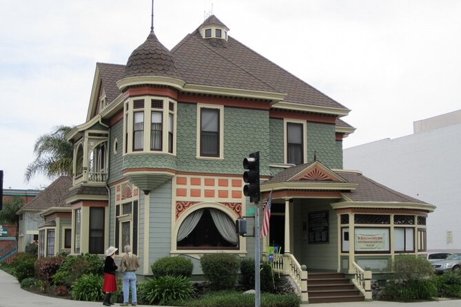 Amazing Scavenger Hunt: Wind Through Santa Ana’s Downtown - A two-hour walk that may run longer for your group