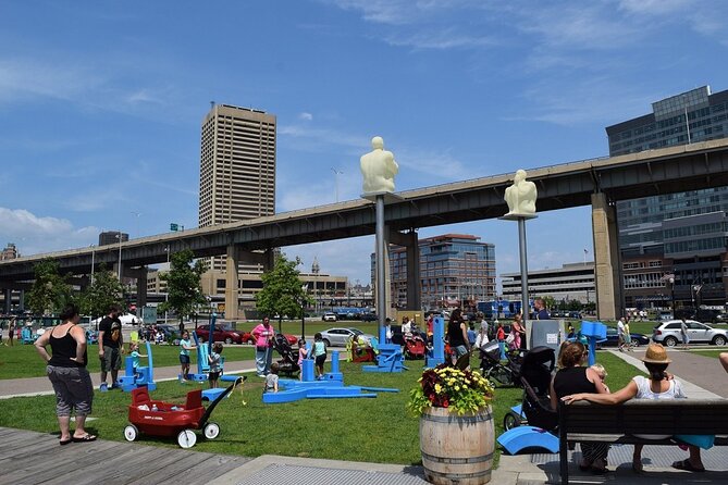 An Epic Buffalo Scavenger Hunt: Roaming Buffalo - A city walk with a scoreboard