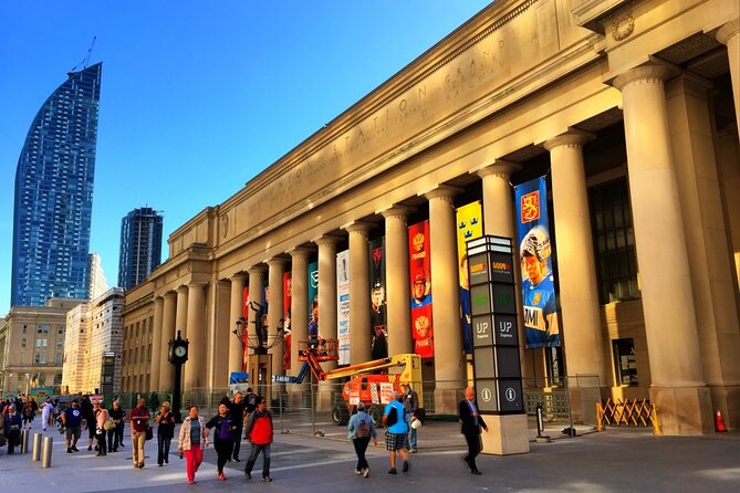 An Exciting Scavenger Hunt: The Wonders of Old Toronto - Berczy Park and the first clues