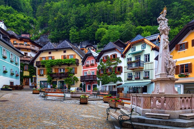 Ancient Treasures in Hallstatt: Exploration Game and Tour - Hallstatt’s best-known streets and viewpoints