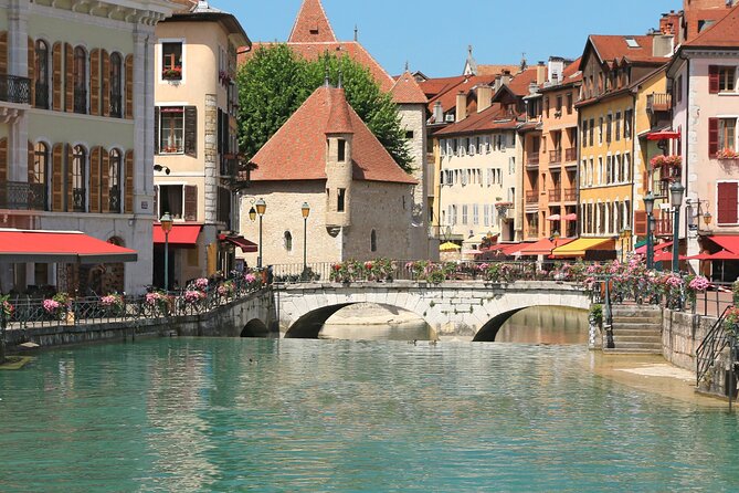 Annecy Scavenger Hunt and Highlights Self Guided Audio Tour - The Lake Annecy Greenway keeps the route scenic