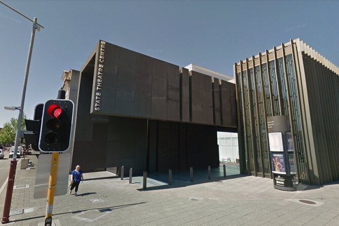 Astonishing Scavenger Hunt: Perched On A Swan - Perth Convention Exhibition Centre and the Visitor Centre