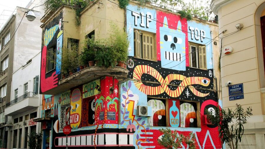Athens: Street Art Treasure Hunt with Food Stop - The food break at Galiántra