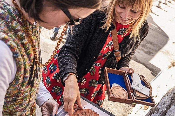 Athens Treasure Hunt Tour of the Lost Library of Aristotle - A family-friendly way to see central Athens