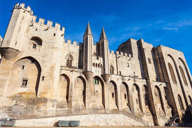 Avignon Scavenger Hunt and Sights Self-Guided Tour - Starting in the Quartier des Teinturiers