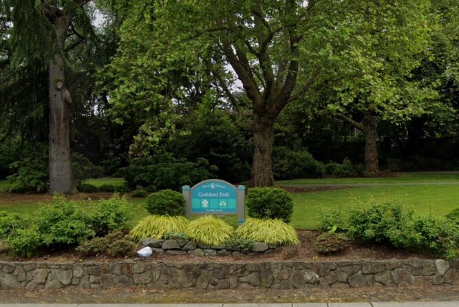 Awesome Scavenger Hunt: Beautiful Views of Bellevue - Bellevue Square adds a busy urban stop