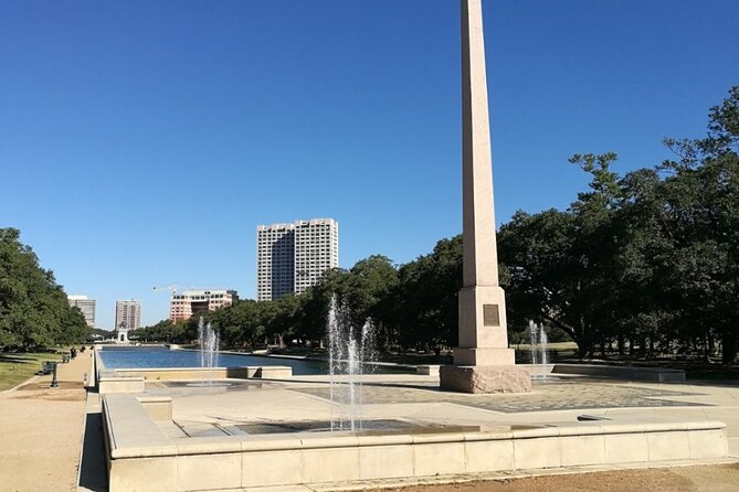 Awesome Scavenger Hunt: Houston's Museum District - How the Lets Roam app shapes the experience