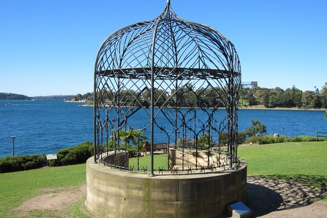 Awesome Sydney Scavenger Hunt: Inside Sydney - Starting at Bennelong Point and the Opera House