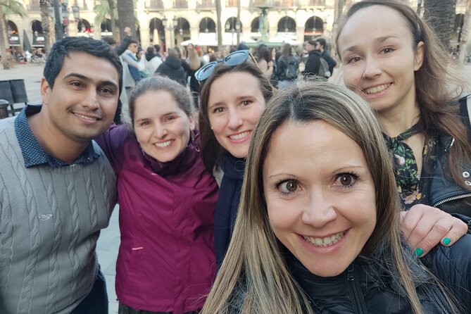 Barcelona Gothic Quarter Scavenger Hunt and City Highlights Walking Tour - La Boqueria and the pleasure of a useful detour