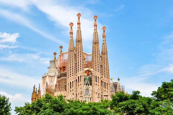 Barcelona Scavenger Hunt and Sights Self-Guided Tour - Key points at a glance