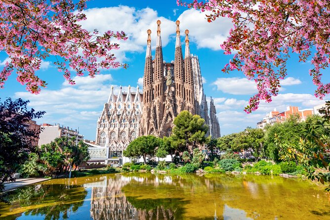 Barcelona Scavenger Hunt and Sights Self-Guided Tour - A game built around Barcelona’s Modernist District