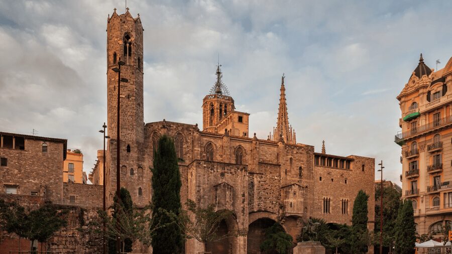 Barcelona: The Search for the Snake Stone City Treasure Hunt - Pla de la Seu and Barcelona Cathedral
