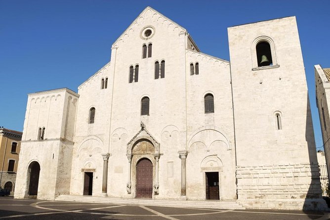 Bari Scavenger Hunt and Highlights Self Guided Audio Tour - Key points to know before you go