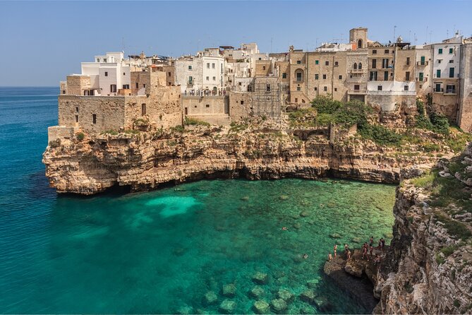 Bari Scavenger Hunt and Highlights Self Guided Audio Tour - Castello Normanno Svevo