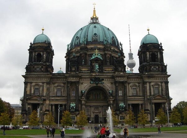 Berlin Highlights Self guided scavenger hunt and Walking Tour - Key points before you book