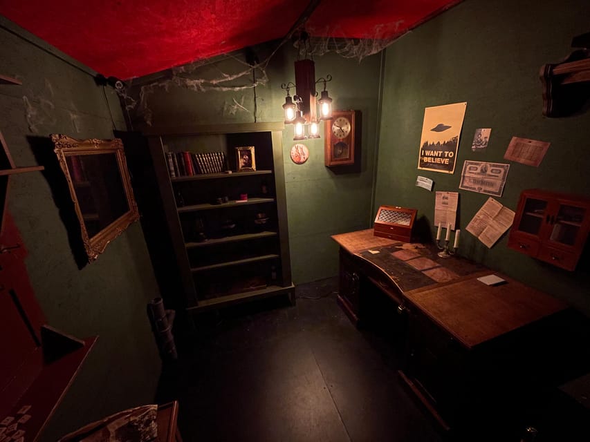 Berlin: “Shadow of the Rubber Duck” Escape Room Experience - The room’s dark mood and water effect