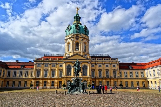 Berlin stories - an exciting scavenger hunt tour - Potsdamer Platz and the modern city