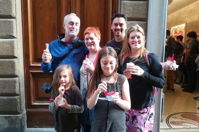 Best of Florence Treasure Hunt Tour for Kids & Families - Ponte Vecchio and the family treasure hunt