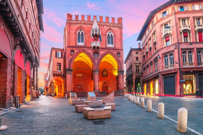 Bologna Scavenger Hunt and Highlights Self Guided Audio Tour - Stop 4: Piazza Minghetti