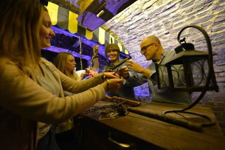 Bonn: Escape Room Games - Practical Tips for a Better Escape