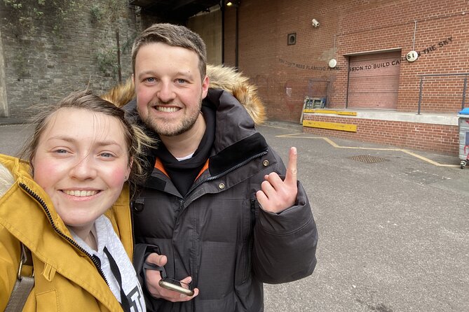 Bristol Street Art: Banksy Exploration Game and Tour - El Mac’s photorealistic family portrait