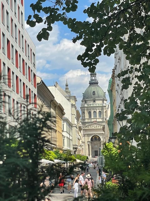 Budapest: Assist the Authorities Outdoor Escape Room Game - How the phone-based game works