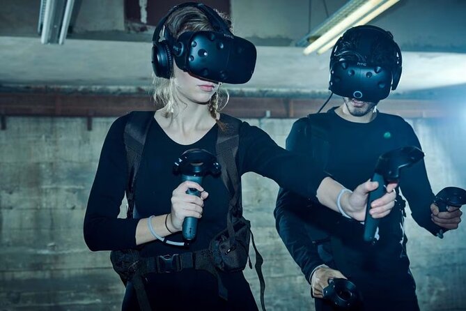 Bundle: 1 hour Axe Throwing+ 1 hour VR Escape Game - Key things to know before booking