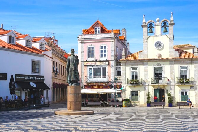 Cascais Scavenger Hunt and Sights Self-Guided Tour - Palacio Seixas and Cascais history
