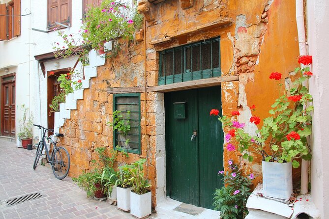 Chania Scavenger Hunt and Highlights Self Guided Audio Tour - Talos Square Fountain and Etz Hayyim Synagogue