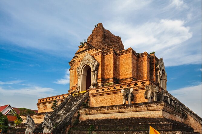 Chiang Mai Scavenger Hunt and Sights Self-Guided Tour - Starting at Three Kings Monument