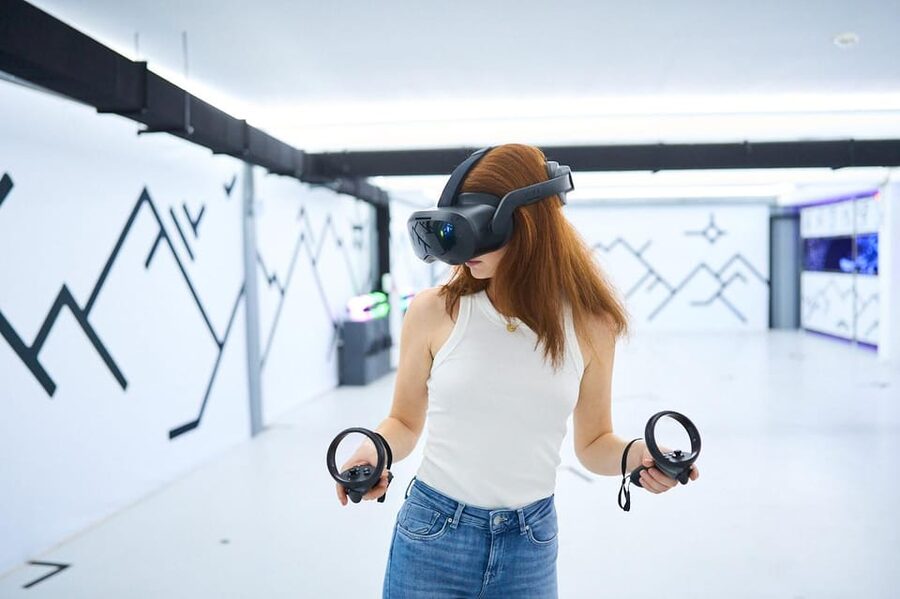 Cologne: Virtual escape game adventure at 7th Space - Choosing your virtual world at 7th Space