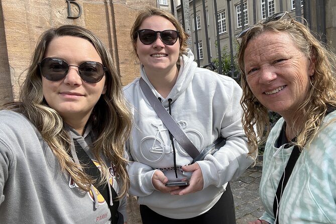 Copenhagen Little Mermaid Exploration Game and Self-Guided Tour - Amalienborg and the royal side of Copenhagen