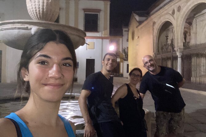 Córdoba Scavenger Hunt and City Highlights Walking Tour - San Basilio and Córdoba’s famous patios