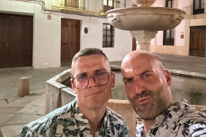 Córdoba Scavenger Hunt and City Highlights Walking Tour - Calleja de las Flores and the prettiest finish