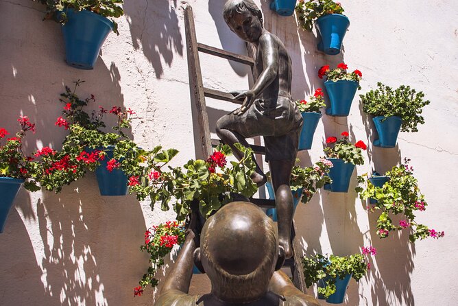 Córdoba Scavenger Hunt and City Highlights Walking Tour - The Alcázar and Córdoba’s royal past