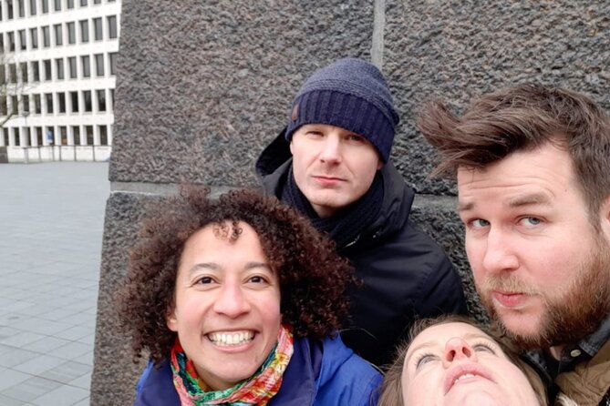 Discover Amsterdam Vondelpark in this Outside Escape city game! - How the puzzle format works for a group