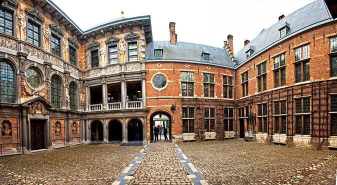 Discover Antwerp with this Outside Escape city game tour! - Key points at a glance
